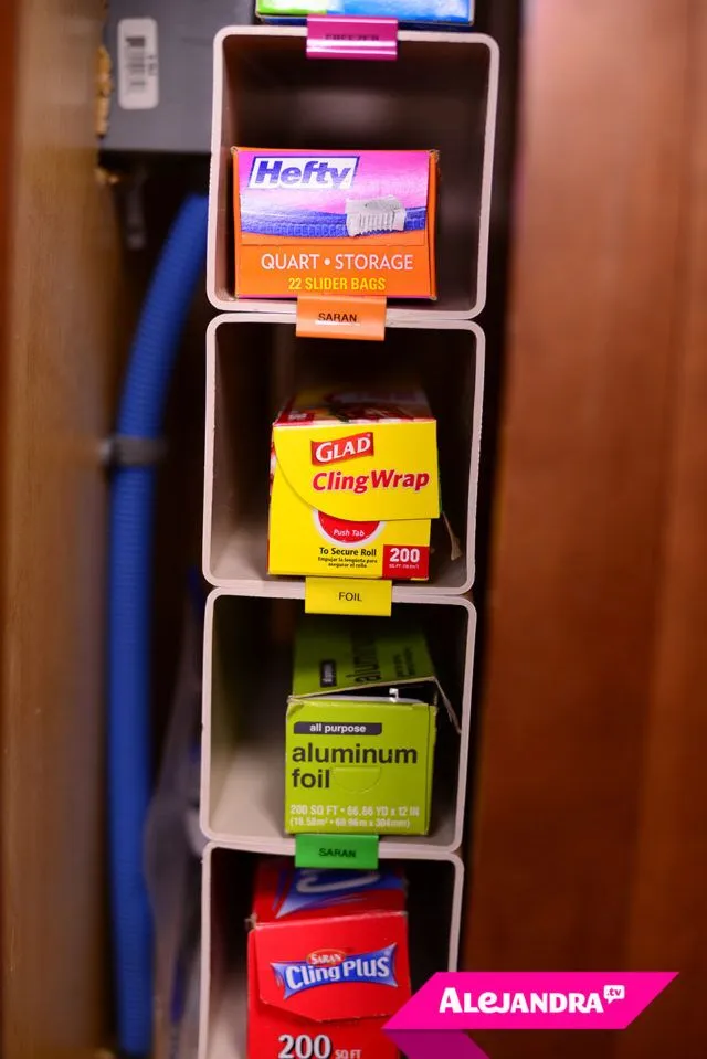 DIY Food Storage Wrap = Fence Posts + Binder Clips