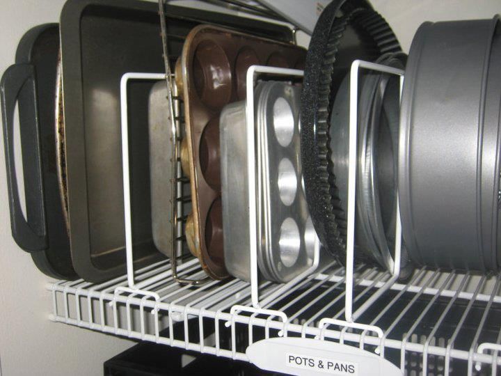 Kitchen Organizing Tip: Store baking sheets vertically for more space & less noise! #AlejandraTV