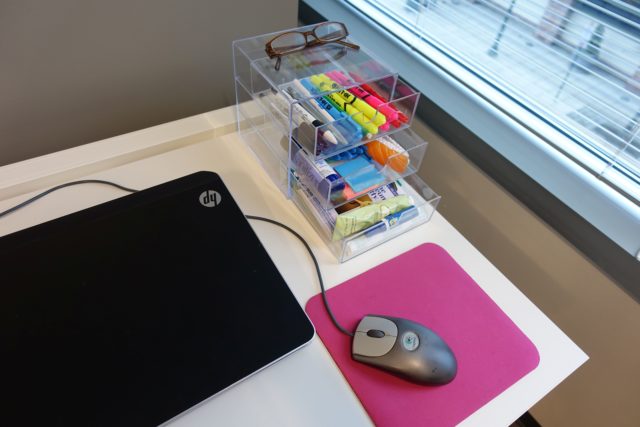 This was my minimal desk at our co-working office. It took seconds (literally, seconds!) to put stuff away. It was simple and easy with minimal distractions. Oh... and the pens were organized by color (obviously!!!)